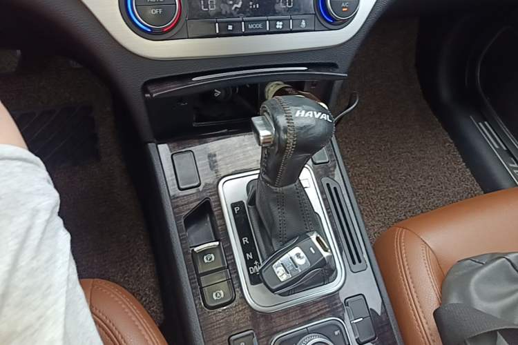 Used Haval H6 Coupe 2016 Blue Label 1.5T Automatic Two-Wheel Drive Urban Model Gear Lever