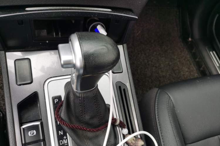 Used Haval H6 Coupe 2016 Blue Label 1.5T Automatic Two-Wheel Drive Urban Model Gear Lever