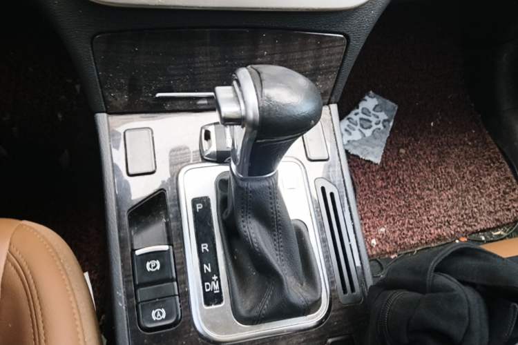Used Haval H6 Coupe 2016 Blue Label 1.5T Automatic Two-Wheel Drive Elite Model Gear Lever