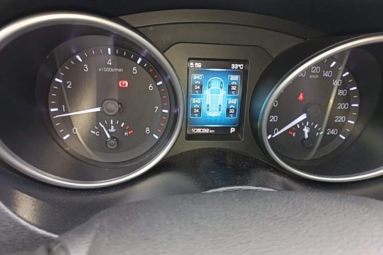 Used Haval H6 Coupe 2016 Blue Label 1.5T Automatic Two-Wheel Drive Urban Model Odometer Close Up