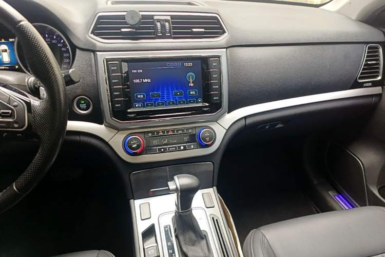 Used Haval H6 Coupe 2016 Blue Label 1.5T Automatic Two-Wheel Drive Elite Model Audio And AC Panel