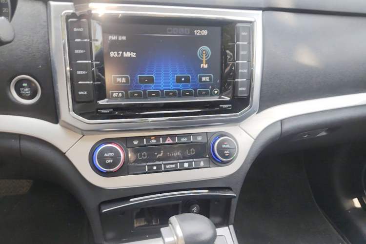 Used Haval H6 Coupe 2016 Blue Label 1.5T Automatic Two-Wheel Drive Elite Model Audio And AC Panel
