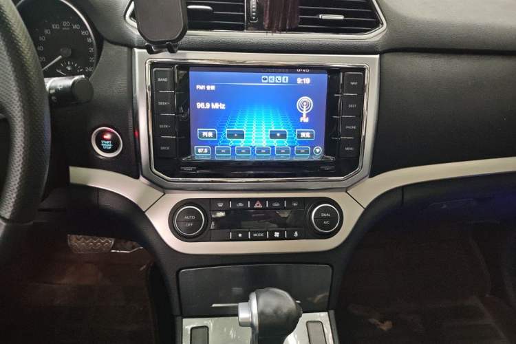Used Haval H6 Coupe 2016 Blue Label 1.5T Automatic Two-Wheel Drive Elite Model Audio And AC Panel