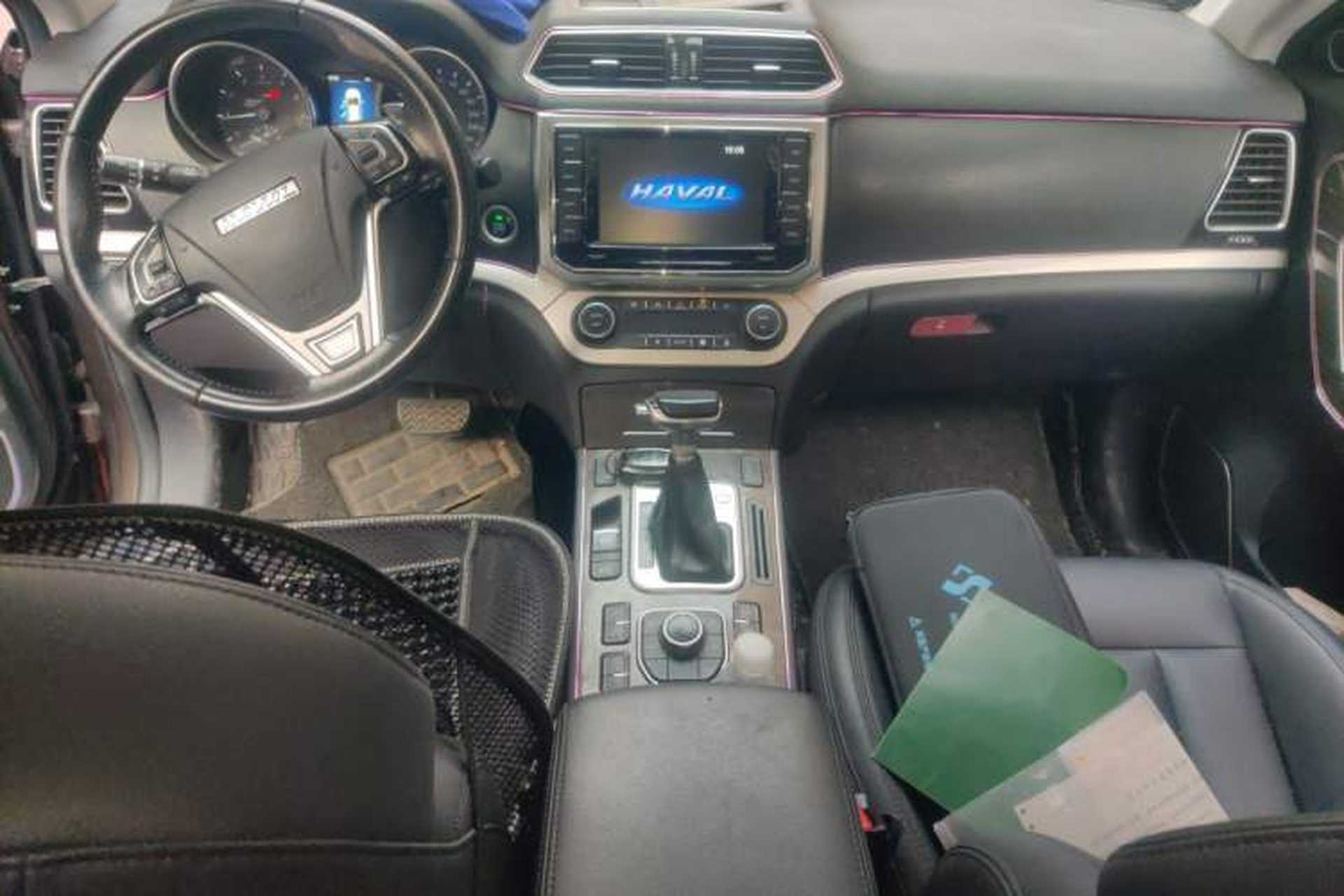 Used Haval H6 Coupe 2016 Blue Label 1.5T Automatic Two-Wheel Drive Elite Model Center Console