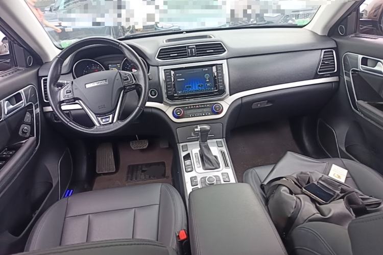Used Haval H6 Coupe 2016 Blue Label 1.5T Automatic Two-Wheel Drive Elite Model Center Console