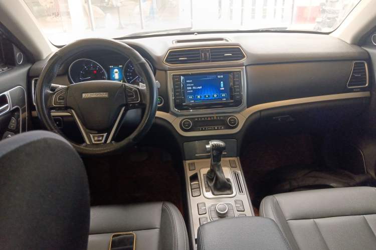 Used Haval H6 Coupe 2016 Blue Label 1.5T Automatic Two-Wheel Drive Elite Model Center Console