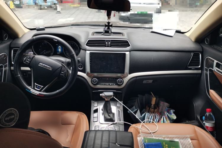 Used Haval H6 Coupe 2016 Blue Label 1.5T Automatic Two-Wheel Drive Urban Model Center Console
