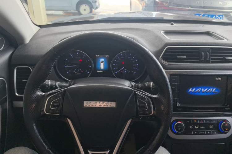 Used Haval H6 Coupe 2016 Blue Label 1.5T Manual Two-Wheel Drive Elite Model Center Console