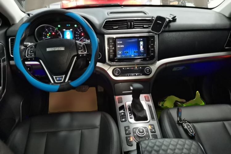 Used Haval H6 Coupe 2016 Blue Label 1.5T Automatic Two-Wheel Drive Elite Model Center Console