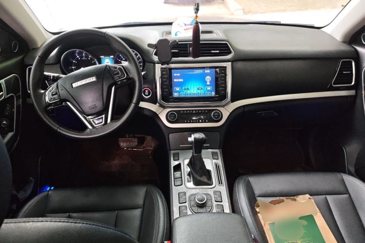 Used Haval H6 Coupe 2016 Blue Label 1.5T Automatic Two-Wheel Drive Elite Model Center Console