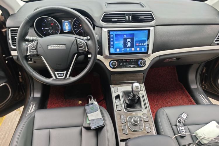 Used Haval H6 Coupe 2016 Blue Label 1.5T Manual Two-Wheel Drive Urban Model Center Console