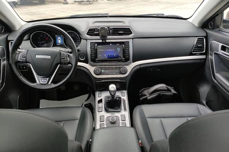 Used Haval H6 Coupe 2016 Blue Label 1.5T Manual Two-Wheel Drive Urban Model Center Console