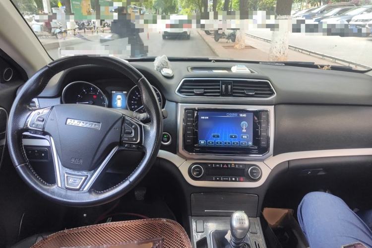 Used Haval H6 Coupe 2016 Blue Label 1.5T Manual Two-Wheel Drive Elite Model Center Console