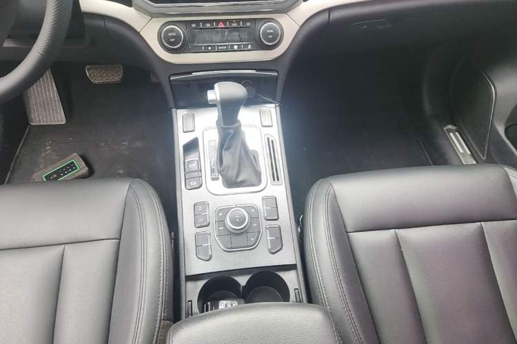Used Haval H6 Coupe 2016 Blue Label 1.5T Automatic Two-Wheel Drive Urban Model Gear Lever