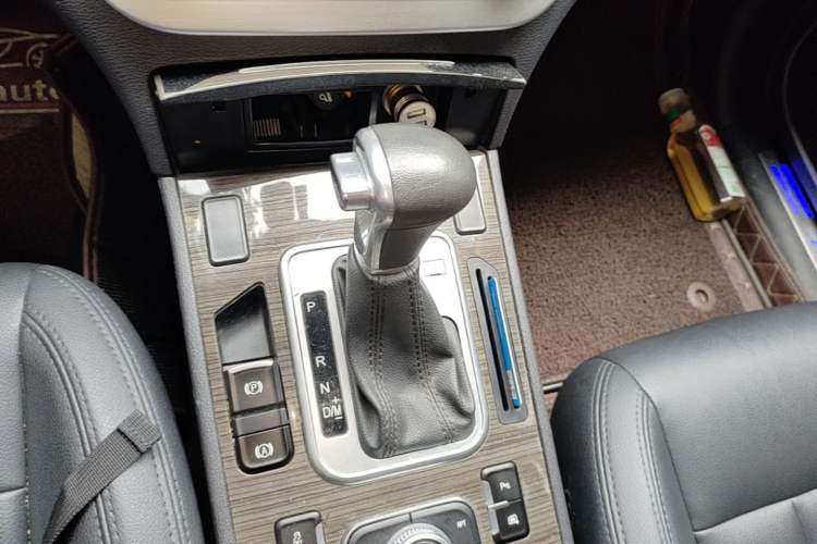Used Haval H6 Coupe 2016 Blue Label 1.5T Automatic Two-Wheel Drive Elite Model Gear Lever