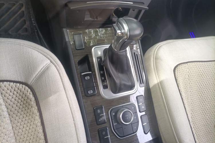 Used Haval H6 Coupe 2016 Blue Label 1.5T Automatic Two-Wheel Drive Elite Model Gear Lever