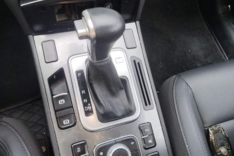 Used Haval H6 Coupe 2016 Blue Label 1.5T Automatic Two-Wheel Drive Elite Model Gear Lever