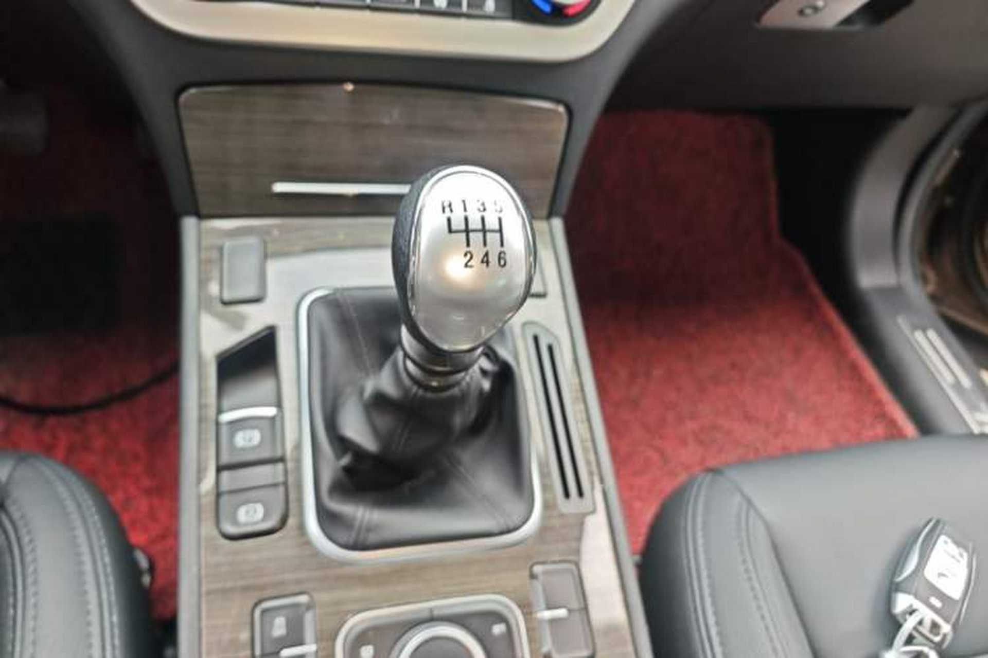 Used Haval H6 Coupe 2016 Blue Label 1.5T Manual Two-Wheel Drive Urban Model Gear Lever