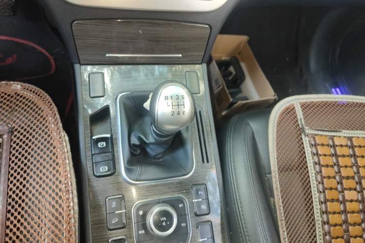 Used Haval H6 Coupe 2016 Blue Label 1.5T Manual Two-Wheel Drive Elite Model Gear Lever