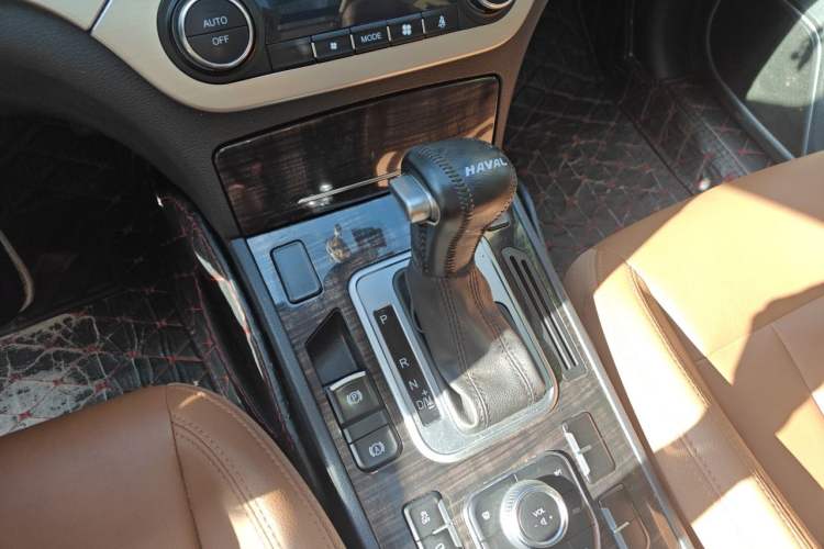 Used Haval H6 Coupe 2016 Blue Label 1.5T Automatic Two-Wheel Drive Urban Model Gear Lever