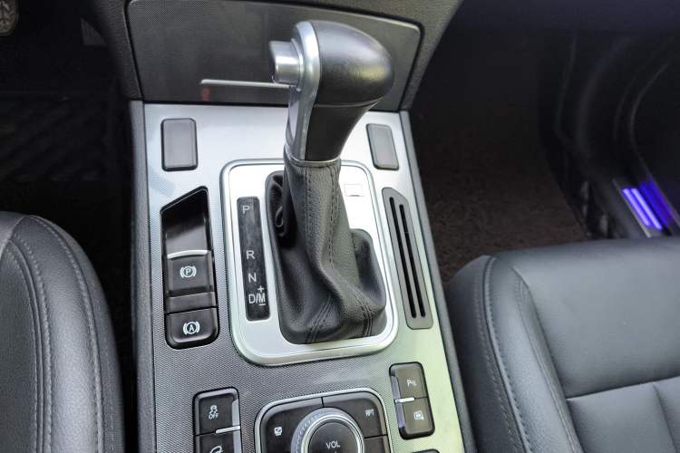 Used Haval H6 Coupe 2016 Blue Label 1.5T Automatic Two-Wheel Drive Elite Model Gear Lever