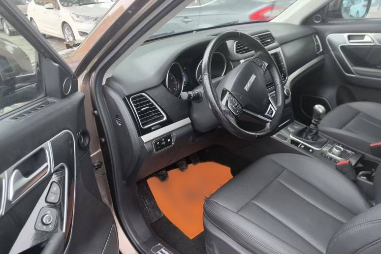Used Haval H6 Coupe 2016 Blue Label 1.5T Manual Two-Wheel Drive Elite Model Interior 1