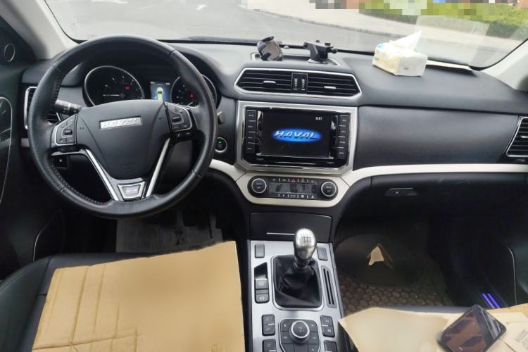 Used Haval H6 Coupe 2016 Blue Label 1.5T Manual Two-Wheel Drive Elite Model Interior 2