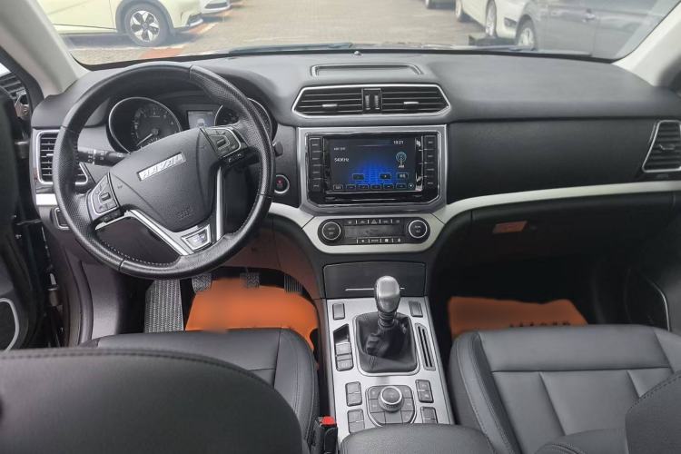 Used Haval H6 Coupe 2016 Blue Label 1.5T Manual Two-Wheel Drive Elite Model Interior 3