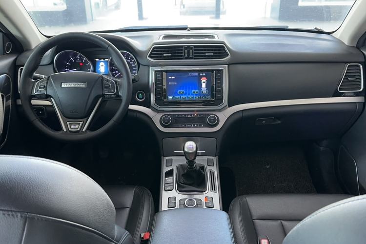 Used Haval H6 Coupe 2016 Blue Label 1.5T Manual Two-Wheel Drive Elite Model Interior 3