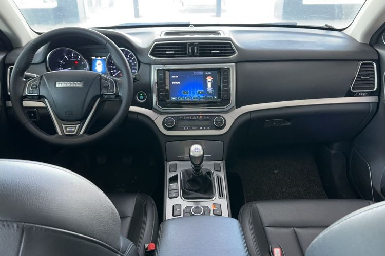 Used Haval H6 Coupe 2016 Blue Label 1.5T Manual Two-Wheel Drive Elite Model Interior 6