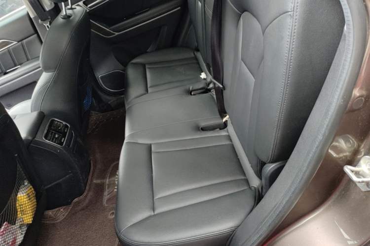 Used Haval H6 Coupe 2016 Blue Label 1.5T Automatic Two-Wheel Drive Elite Model Left Rear Seat