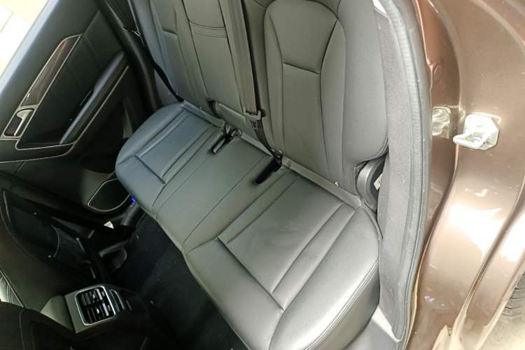 Used Haval H6 Coupe 2016 Blue Label 1.5T Automatic Two-Wheel Drive Elite Model Left Rear Seat