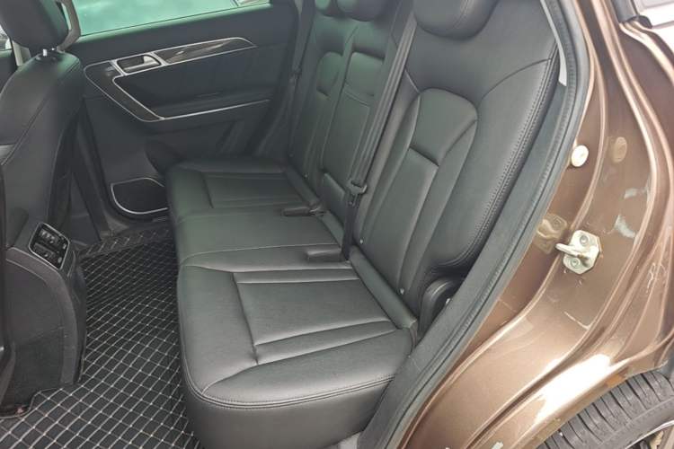 Used Haval H6 Coupe 2016 Blue Label 1.5T Automatic Two-Wheel Drive Urban Model Left Rear Seat