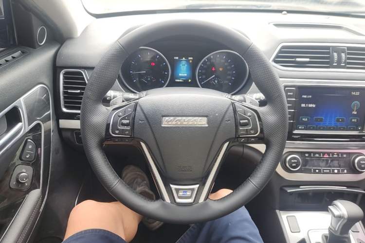 Used Haval H6 Coupe 2016 Blue Label 1.5T Automatic Two-Wheel Drive Urban Model Steering Wheel