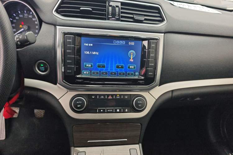 Used Haval H6 Coupe 2016 Blue Label 1.5T Manual Two-Wheel Drive Urban Model Audio And AC Panel