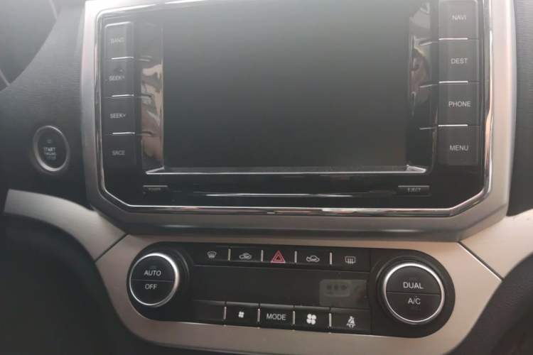 Used Haval H6 Coupe 2016 Blue Label 1.5T Automatic Two-Wheel Drive Urban Model Audio And AC Panel