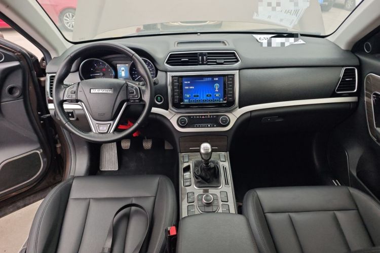 Used Haval H6 Coupe 2016 Blue Label 1.5T Manual Two-Wheel Drive Urban Model Center Console