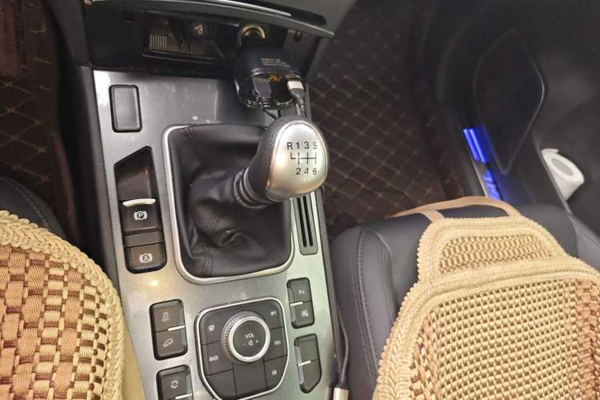 Used Haval H6 Coupe 2016 Blue Label 1.5T Manual Two-Wheel Drive Elite Model Gear Lever