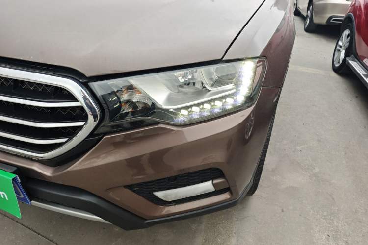 Used Haval H6 Coupe 2016 Blue Label 1.5T Manual Two-Wheel Drive Urban Model Left Front Headlight