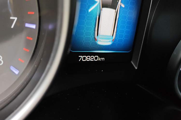 Used Haval H6 Coupe 2016 Blue Label 1.5T Manual Two-Wheel Drive Urban Model Odometer Close Up