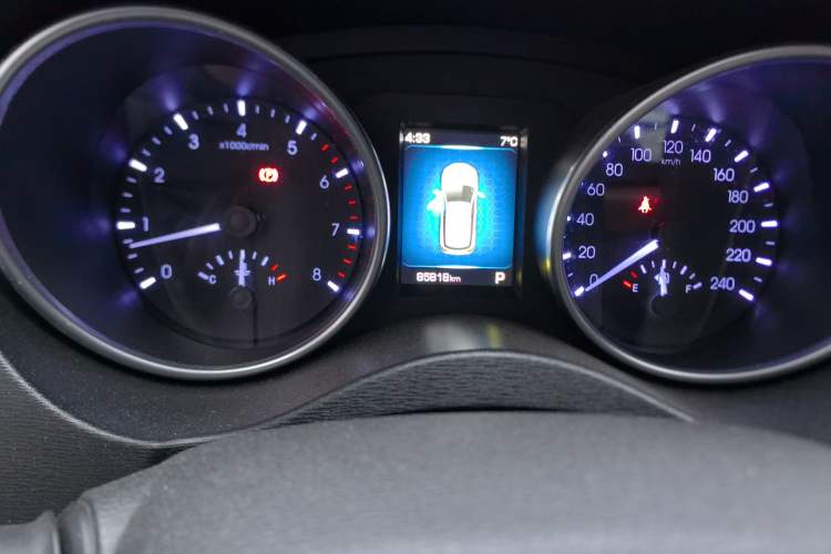 Used Haval H6 Coupe 2016 Blue Label 1.5T Automatic Two-Wheel Drive Urban Model Odometer Close Up