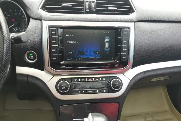 Used Haval H6 Coupe 2016 Blue Label 1.5T Automatic Two-Wheel Drive Elite Model Audio And AC Panel
