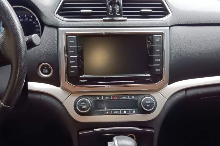 Used Haval H6 Coupe 2016 Blue Label 1.5T Automatic Two-Wheel Drive Urban Model Audio And AC Panel