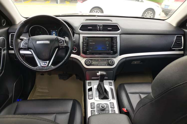 Used Haval H6 Coupe 2016 Blue Label 1.5T Automatic Two-Wheel Drive Elite Model Center Console