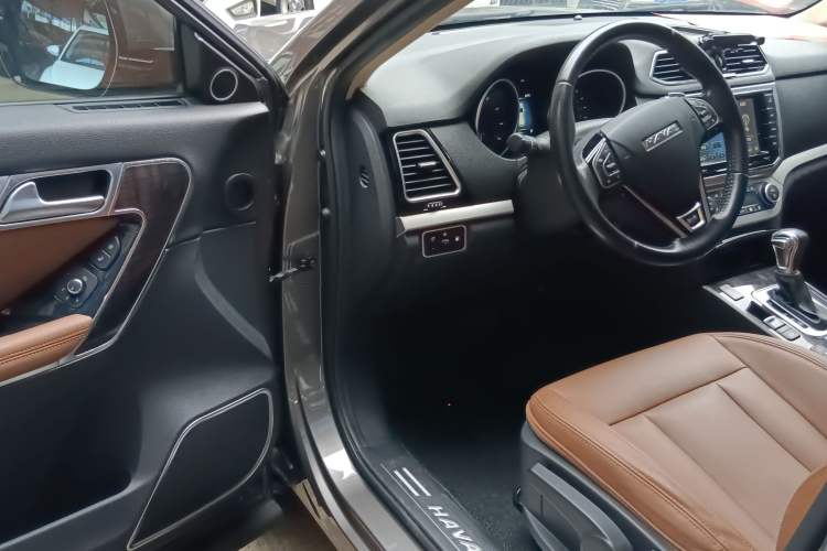 Used Haval H6 Coupe 2016 Blue Label 1.5T Automatic Two-Wheel Drive Urban Model Driver Seat