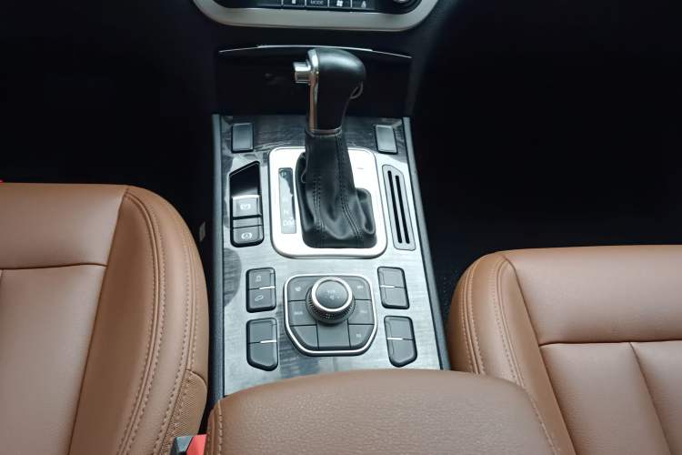 Used Haval H6 Coupe 2016 Blue Label 1.5T Automatic Two-Wheel Drive Urban Model Gear Lever
