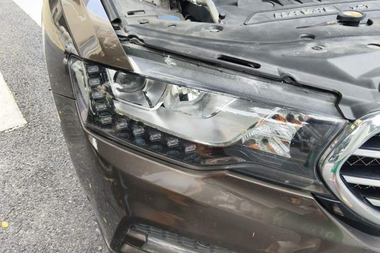 Used Haval H6 Coupe 2016 Blue Label 1.5T Automatic Two-Wheel Drive Elite Model Right Front Headlight