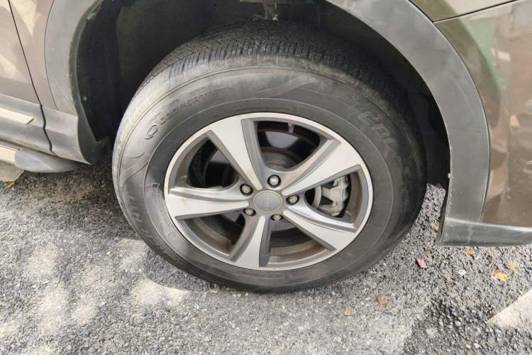 Used Haval H6 Coupe 2016 Blue Label 1.5T Automatic Two-Wheel Drive Elite Model Right Front Wheel Hub