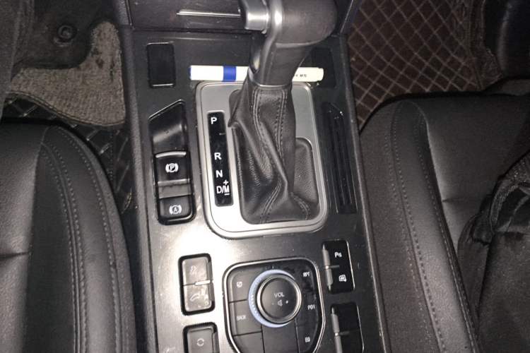 Used Haval H6 Coupe 2016 Blue Label 1.5T Automatic Two-Wheel Drive Elite Model Gear Lever