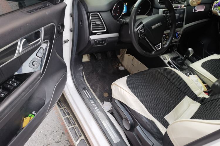 Used Haval H6 Coupe 2016 Blue Label 1.5T Manual Two-Wheel Drive Urban Model Driver Seat